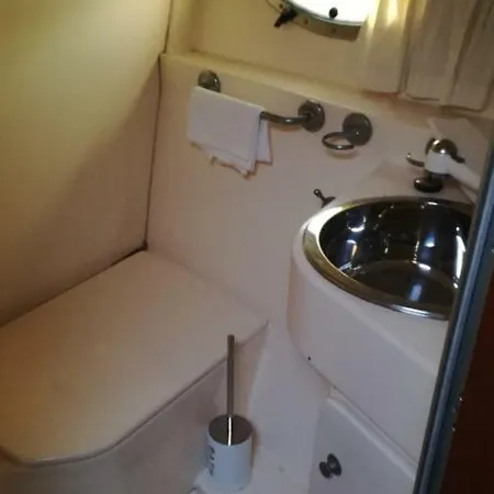 Gc Boat Botel